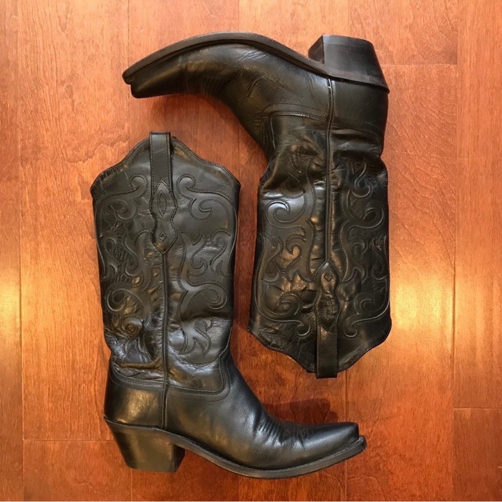 Old West brand cowgirls boots - Size 7.5!